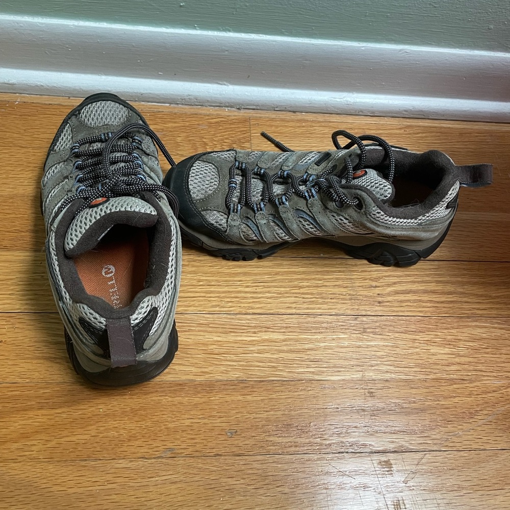 Merrell Hiking Boots Size 7.5